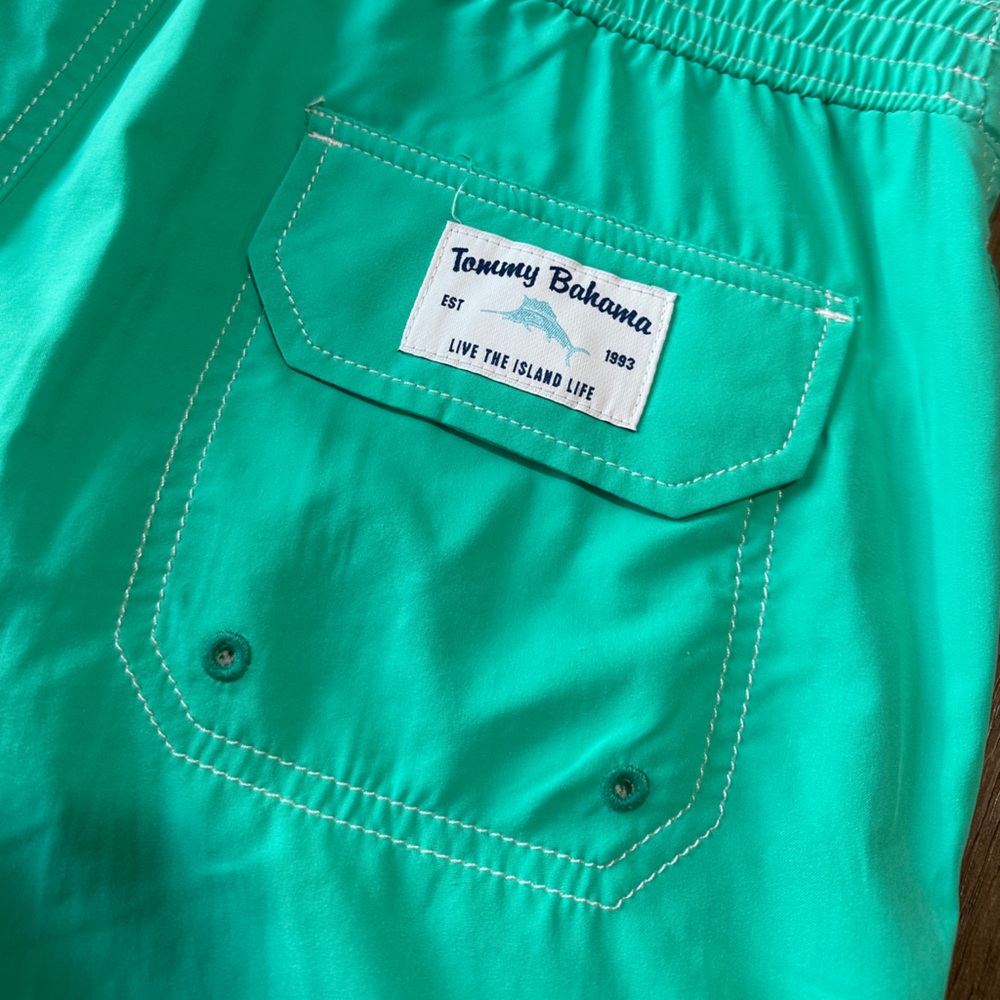 Tommy Bahama Men’s Board Shorts Swim Trunks Size Medium Light Green - Picture 7 of 9